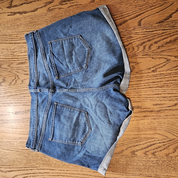 NWOT Old Navt boyfriend shorts Size 18. - Picture 4 of 6